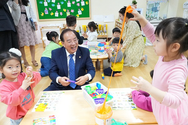 하윤수 부산시교육감 “수업은 아이들의 밝은 내일을 여는 초석