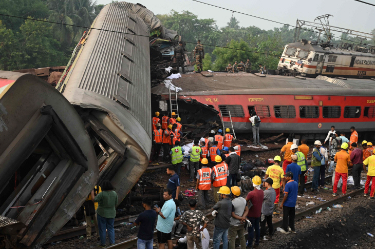 INDIA-ACCIDENT-RAIL