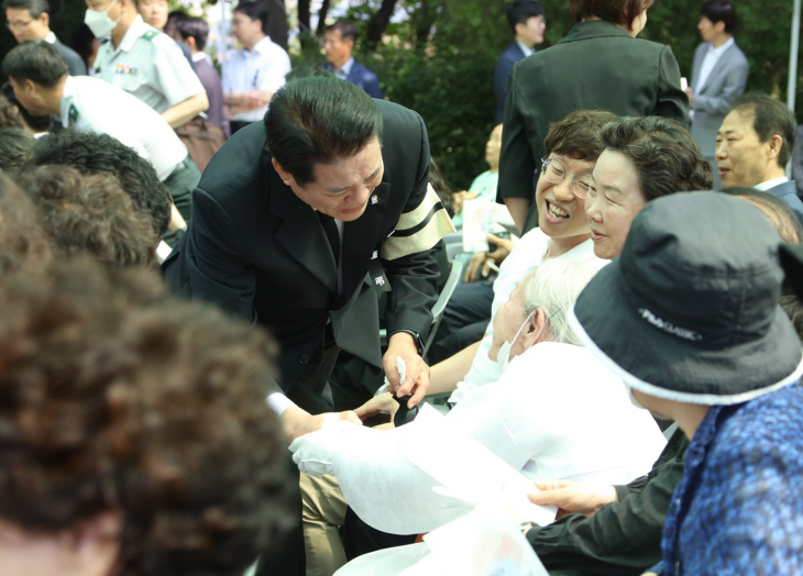 최대호 안양시장 6일 국가유공자 유족 위로