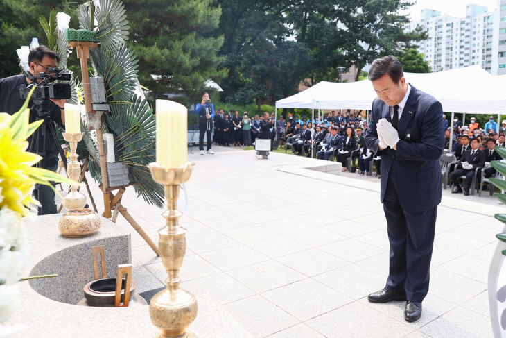 김성제 의왕시장 제68회 현충일 추념식 묵념