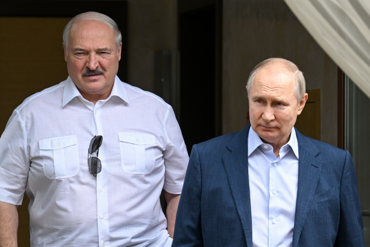 Presidents of Russia and Belarus meet in Sochi