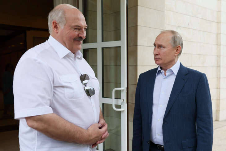 Presidents of Russia and Belarus meet in Sochi