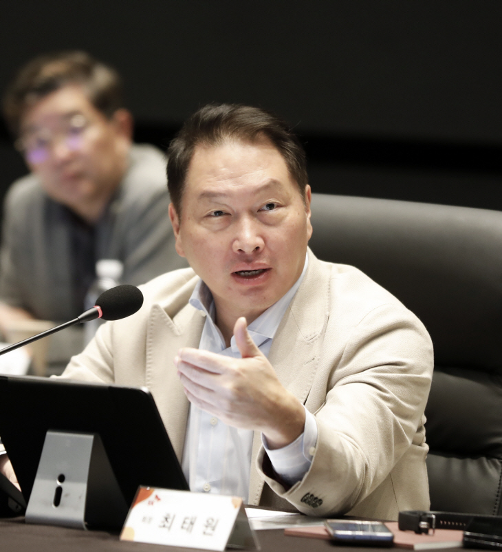 최태원 SK그룹 회장이 지난 15일 서울 광진구 그랜드 워커힐 서