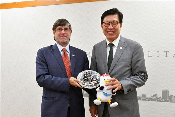박형준 부산시장, 주한페루대사 접견.. 중남미 교류 협력