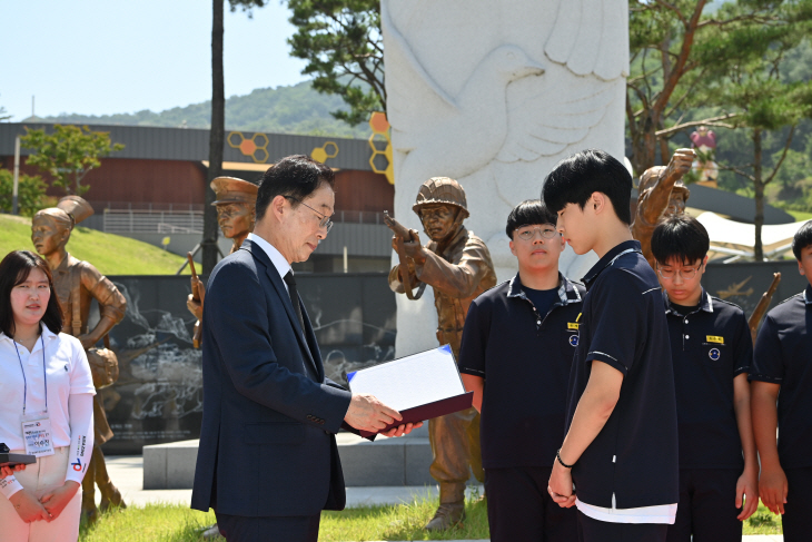 경상북도교육장학회, ‘워커장군 알리기’ 앞장선 장곡중 학생