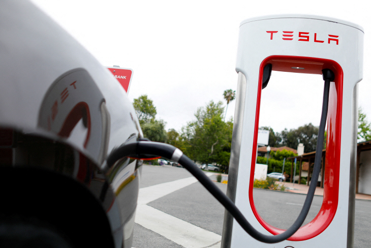 WASHINGTON-TESLA/