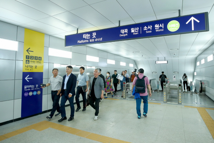 이동환 고양특례시장 1일 서해선 대곡~소사 구간 개통탑승