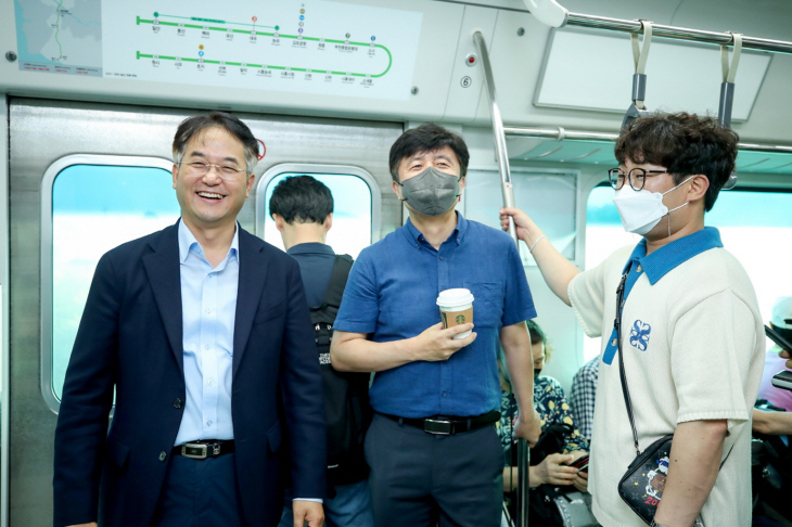 이동환 고양특례시장 1일 서해선 대곡~소사 구간 개통탑승