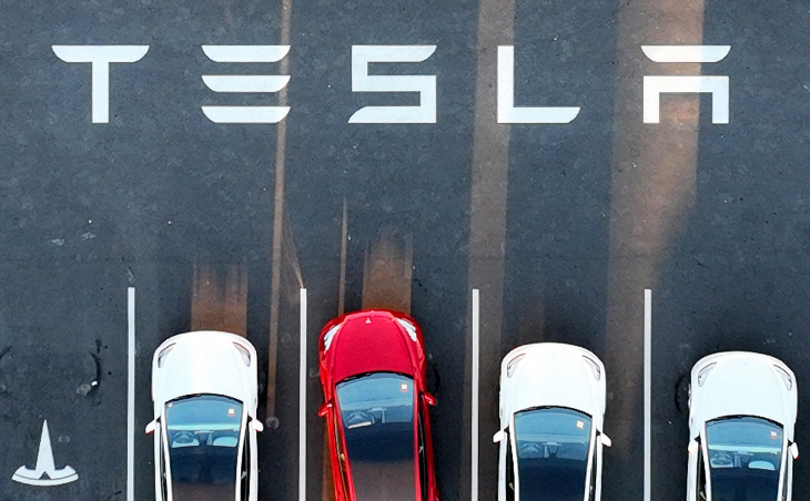 FILES-US-AUTOMOBILE-EARNINGS-TESLA