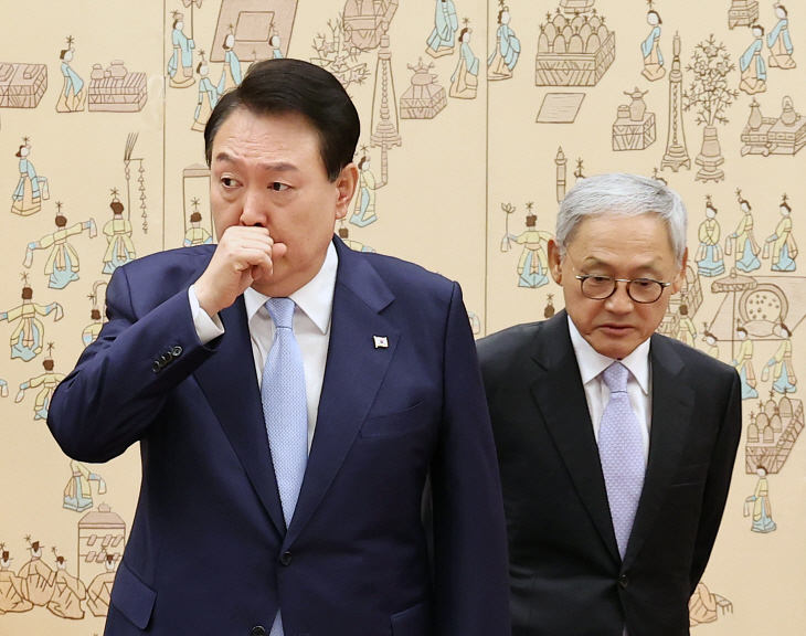 윤석열 대통령과 유인촌 문화특보