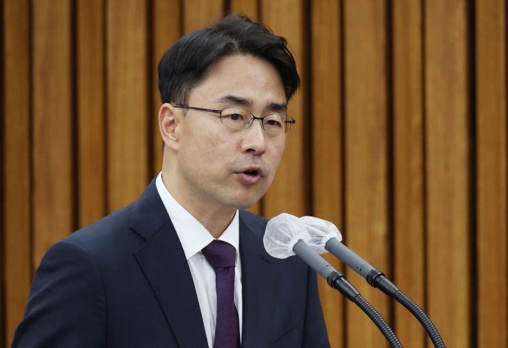 인사청문회 답변하는 권영준 후보자<YONHAP NO-1385>