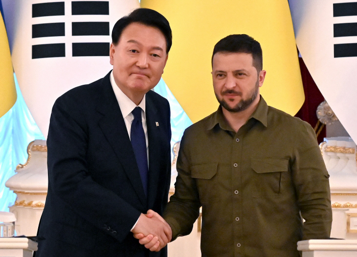 TOPSHOT-UKRAINE-SKOREA-RUSSIA-CONFLICT-WAR-DIPLOMACY