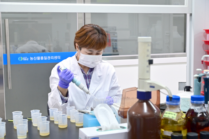 청송군, 잔류농약 분석 등 농산물품질관리센터 운영 활성화