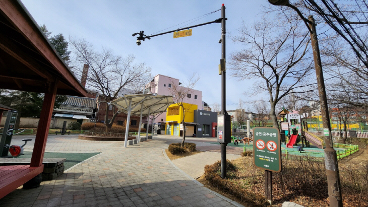 공원 방범용 CCTV