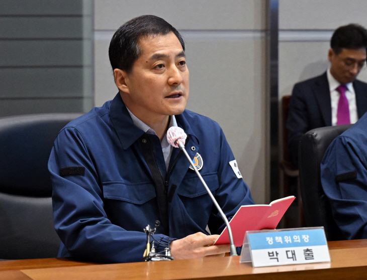 발언하는 박대출