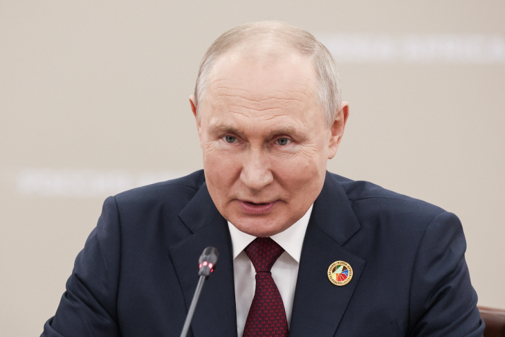 Presidents of Russia and Burundi meet at 2nd Russia-Africa Summit