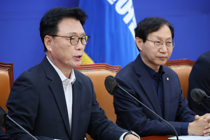 발언하는 민주당 박광온 원내대표<YONHAP NO-1181>