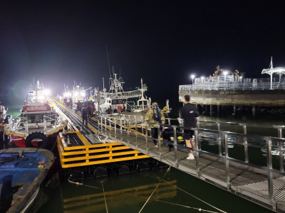 2.붐비는 마량항 jpg (2)