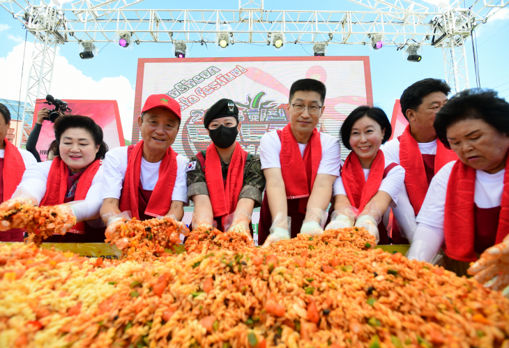 토마토축제, 천인의 식탁9