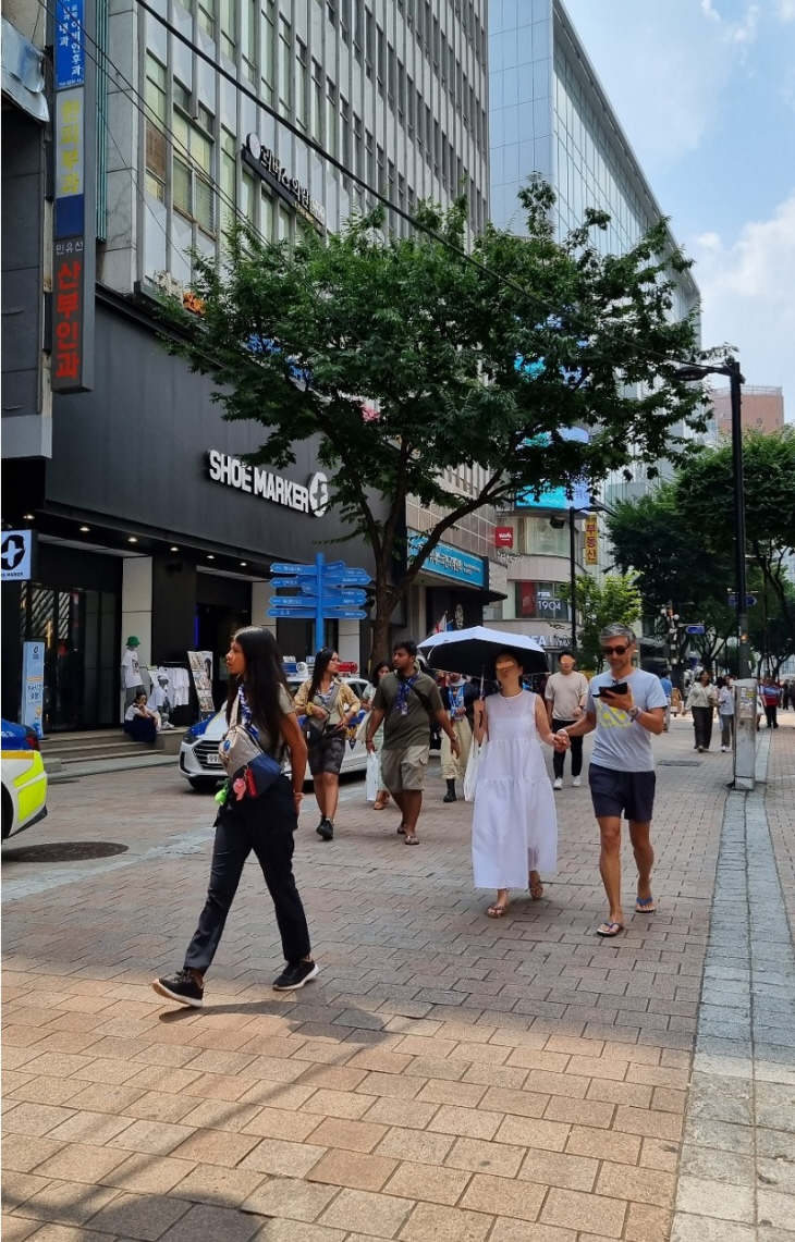 14일 명동 일대 모습_02