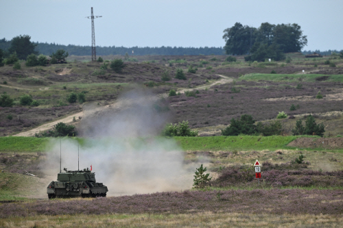 UKRAINE-CRISIS/TRAINING-TANKS