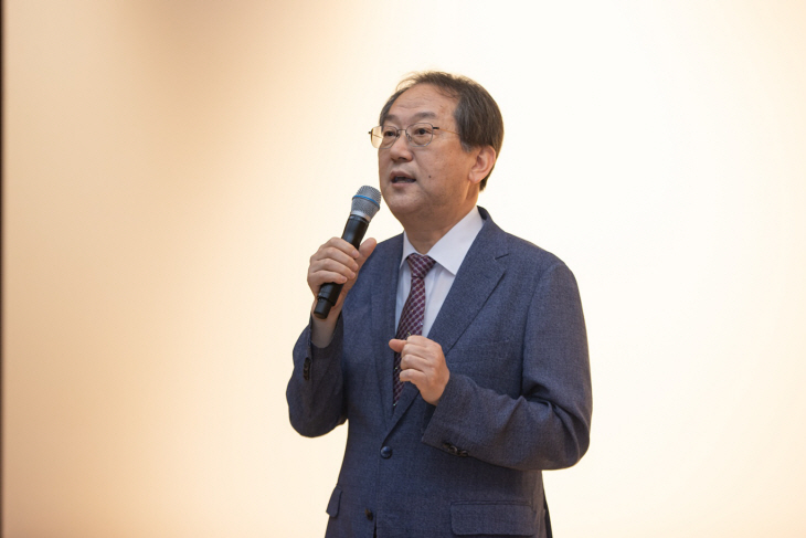 최상익 구리남양주교육장 관내 학교장 대상 휴먼북 특강 인사
