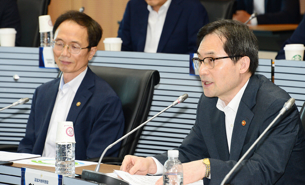 한기정(오른쪽) 공정위원장