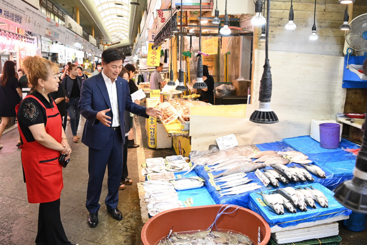 조용익 부천시장 28일 부천자유시장 방문
