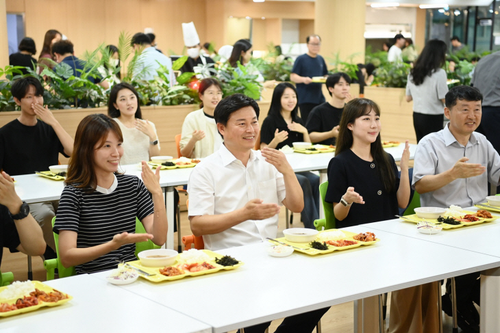 부천시청 구내식당 5일 식단 채식 메뉴로 구성