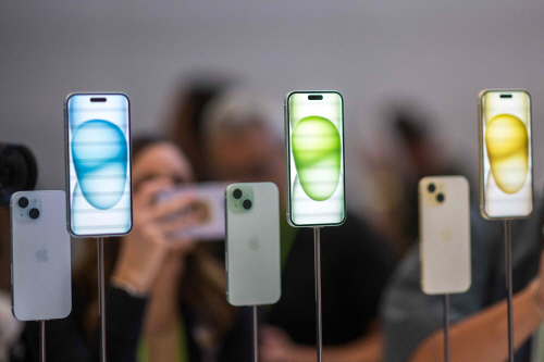 US-TECH-APPLE-IPHONE
