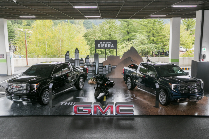 제25회 코리아 내셔널 호그 랠리 행사장에 마련된 GMC 전시 부