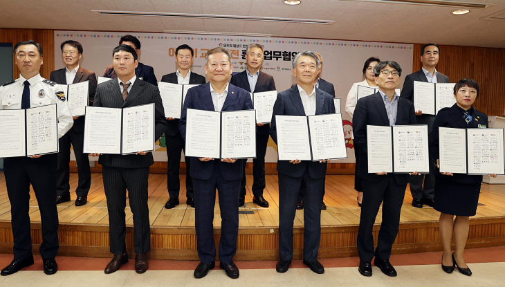 18일 서울경동초등학교에서 진행된 ‘어린이 교통안전 홍보 업