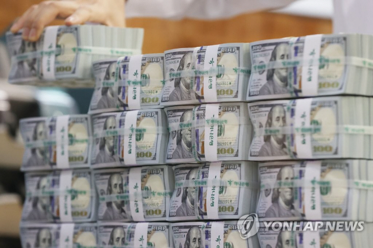 달러