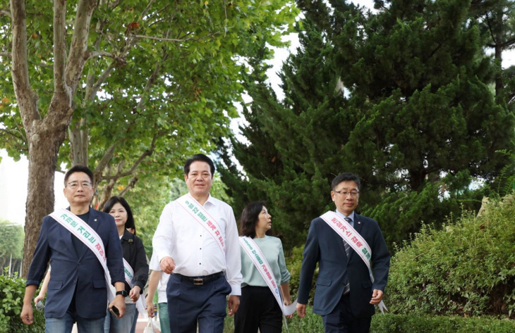 최대호 안양시장 22일 ‘세계 차없는 날’ 도보출근