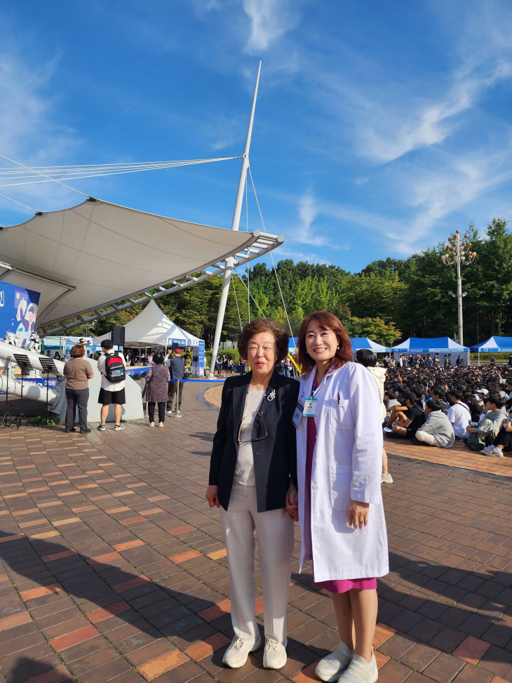 이춘혜 강서진로직업체험센터장과 정지윤 원장