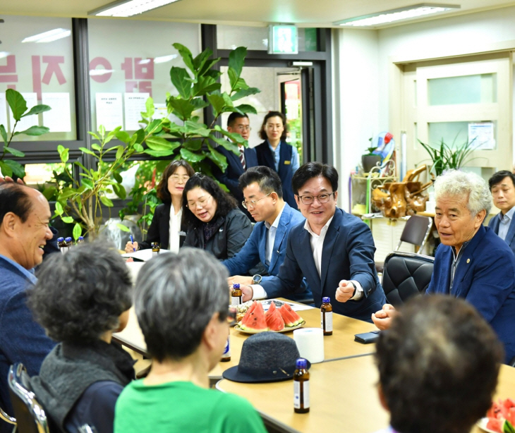 김병수 김포시장 27일 마산동 소재 경로당 방문