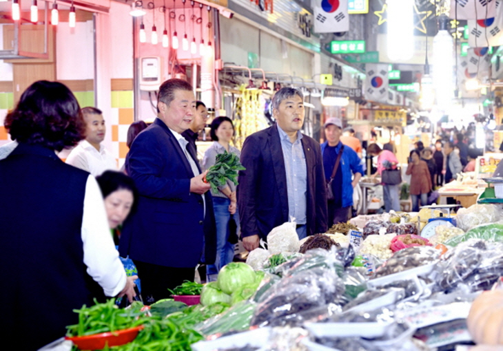 김경일 파주시장 26일 추석대목 전통시장 탐방