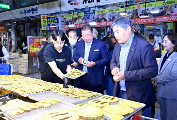 김경일 파주시장 26일 추석대목 전통시장 탐방