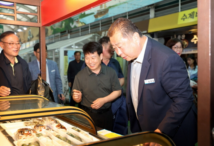 김경일 파주시장 26일 추석대목 전통시장 탐방