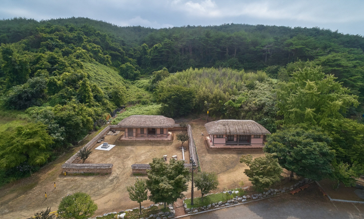 신돌석장군생가지