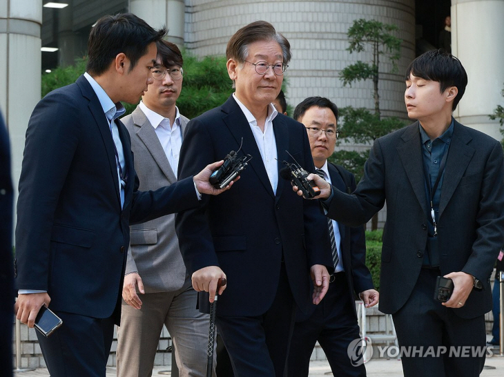 법정 나서는 이재명 대표