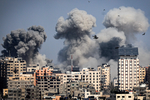 TOPSHOT-PALESTINIAN-GAZA-ISRAEL-CONFLICT