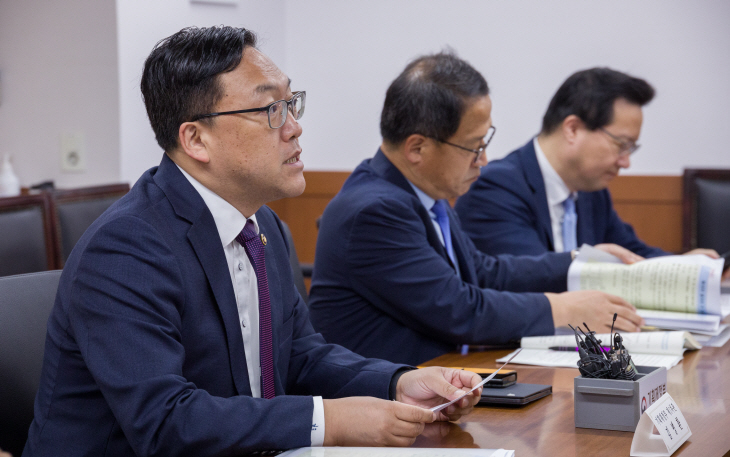 일자리 TF 회의에서 발언하는 김병환 기재부 1차관
