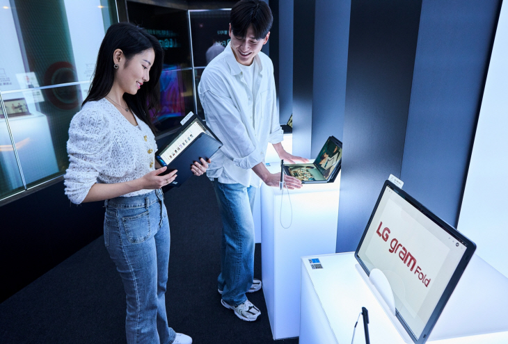 1015 [사진2] LG 그램 폴드, 직접 체험해 보세요