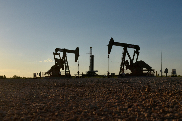 IEA-OIL/