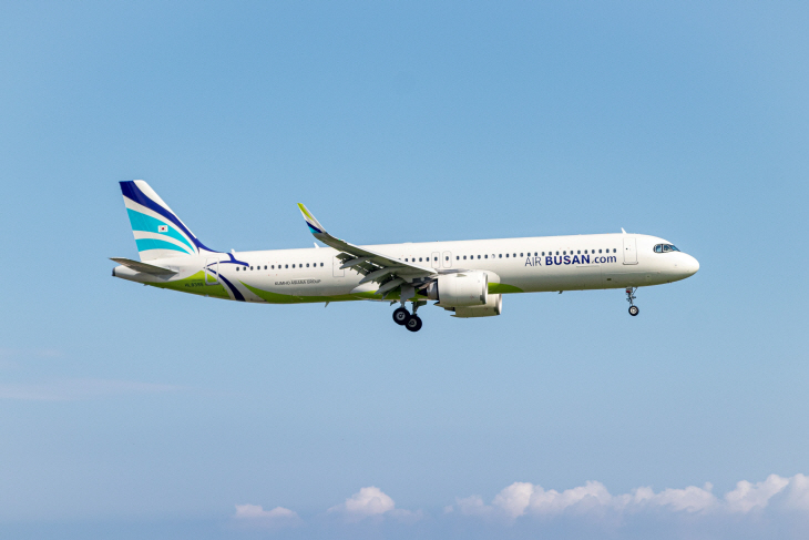 사진1) 에어부산 A321neo 항공기 이미지 (2)