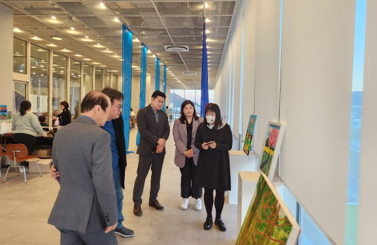 김의성 전 청와대 행정관, 발달장애인 미술작가 전시회 ‘우리,