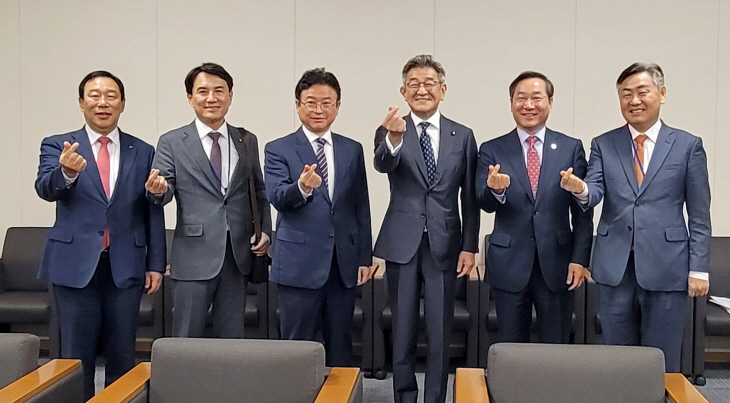 타케다 료타 일한친선의원연맹 간사장