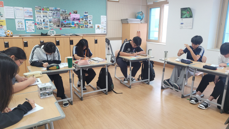 풍양중학교 중-고 징검다리 교수학습자료 활용 모습