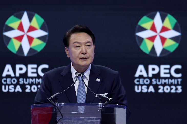 APEC CEO 서밋 기조연설하는 윤석열 대통령